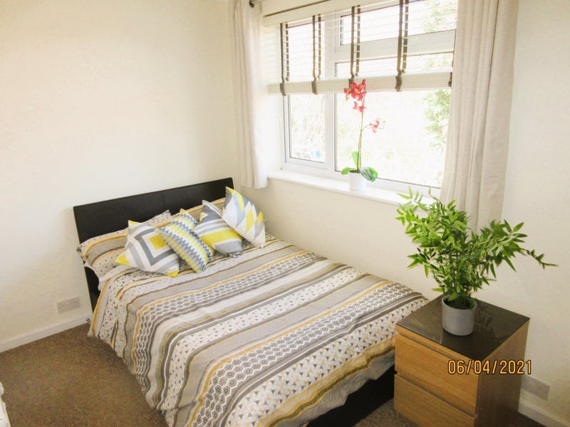 Room Northfield Avenue in Greater London