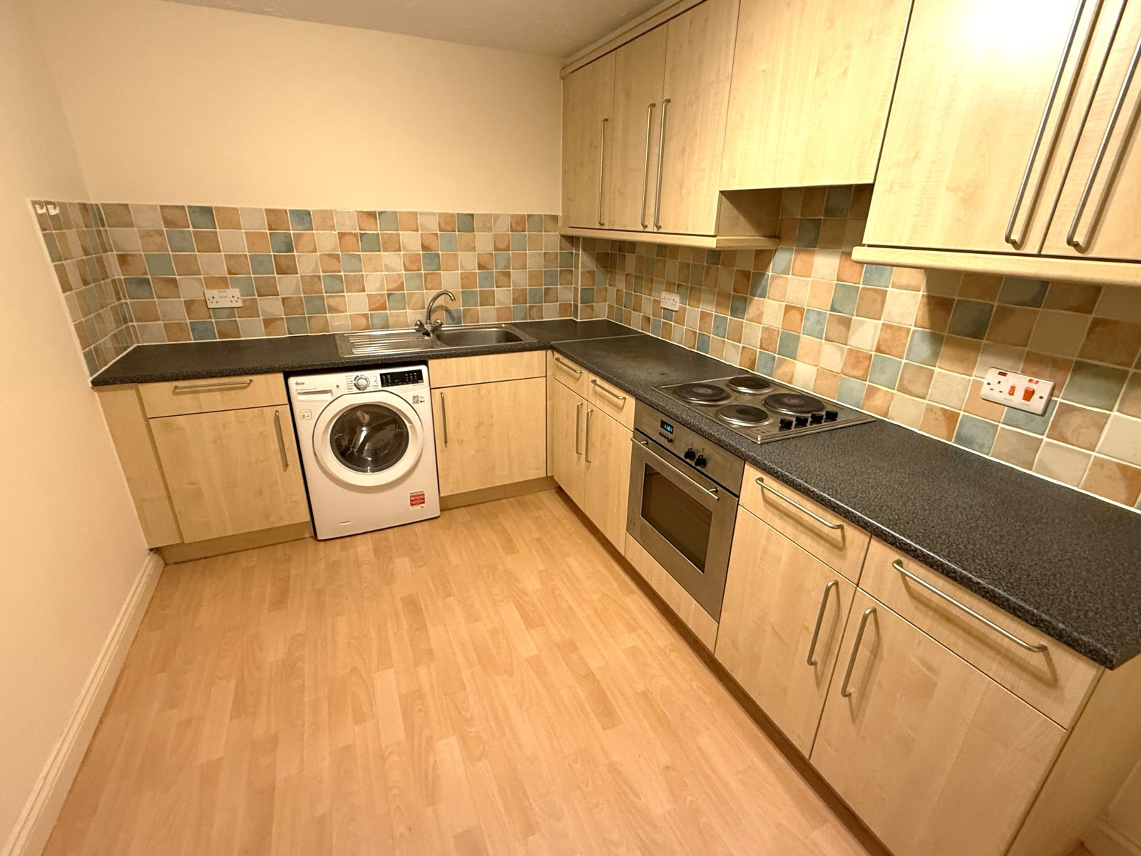 Flat Mountbatten Close in Preston