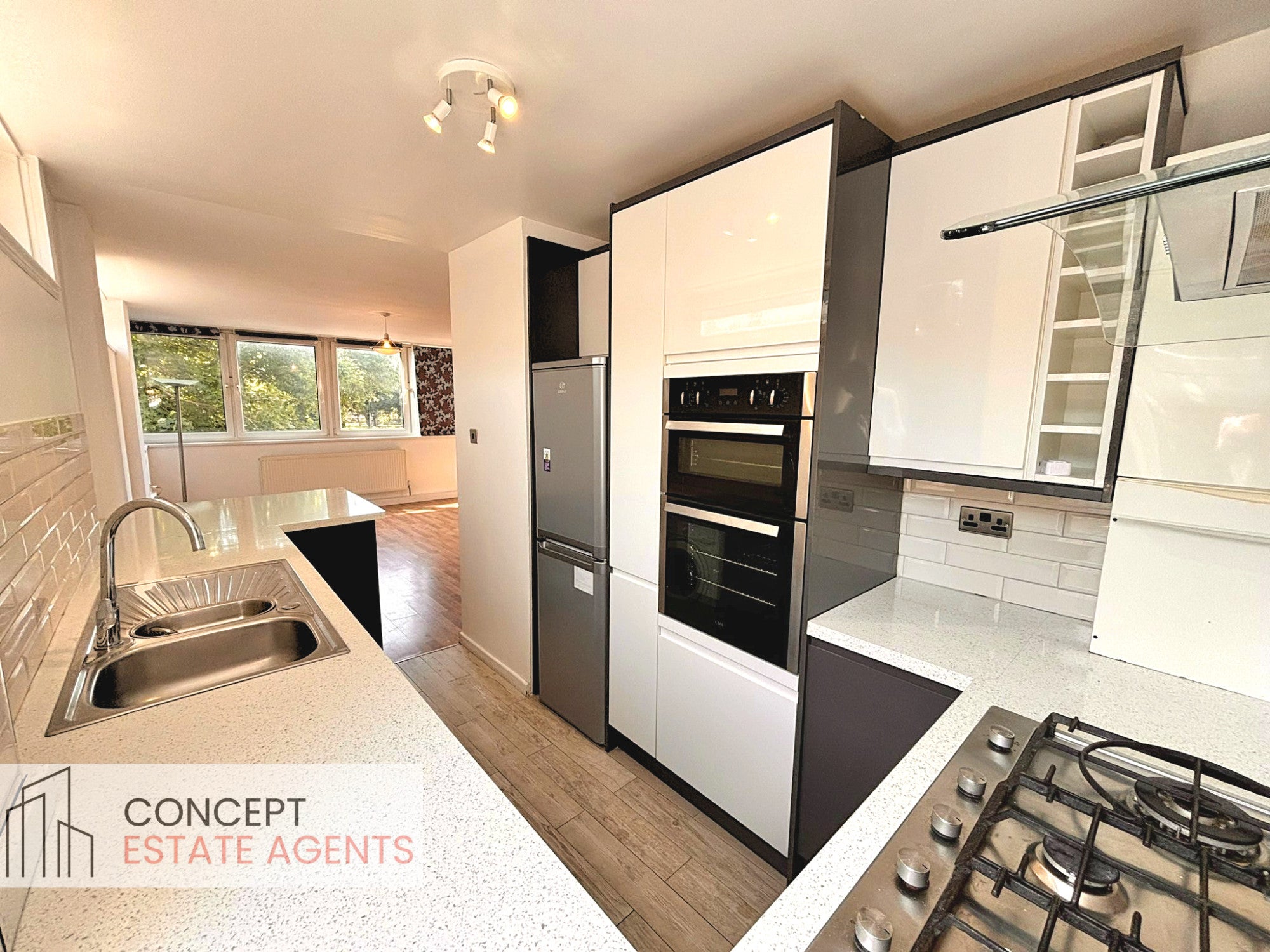 Flat Blackshaw Road in Greater London