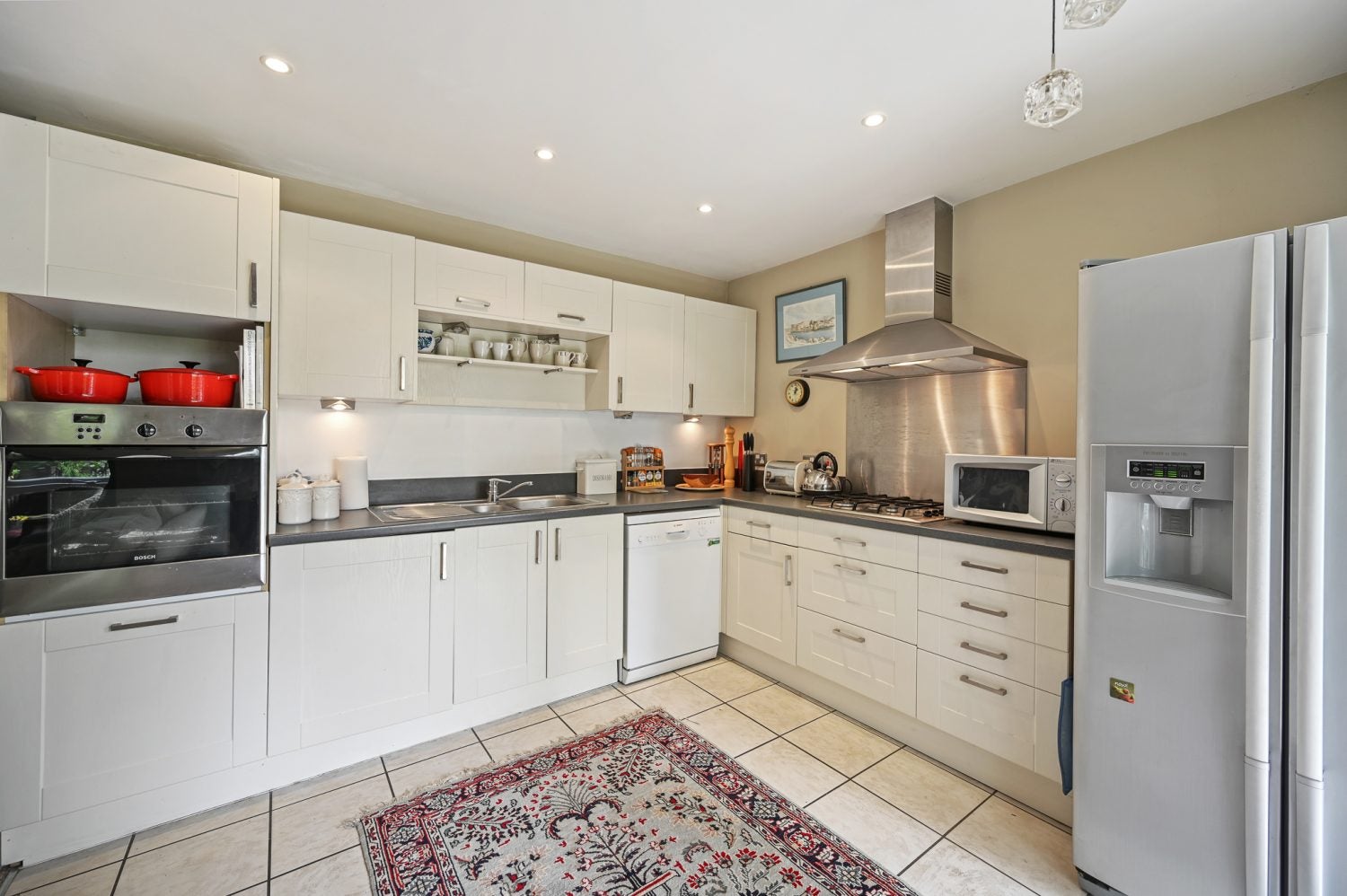 Flat Hunt Close in Greater London