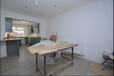 Flat Newport View in Leeds