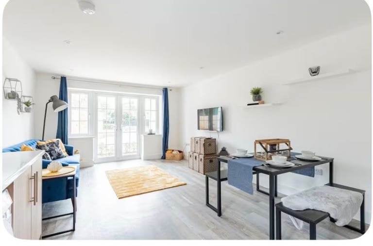 Flat New Road in Parley Cross