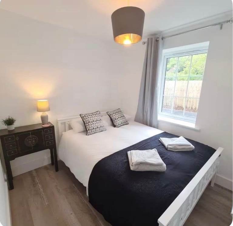 Flat New Road in Parley Cross