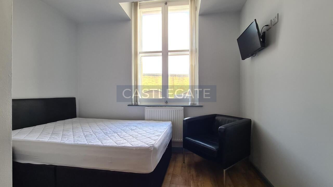 Room Threadneedle Street in Kirklees