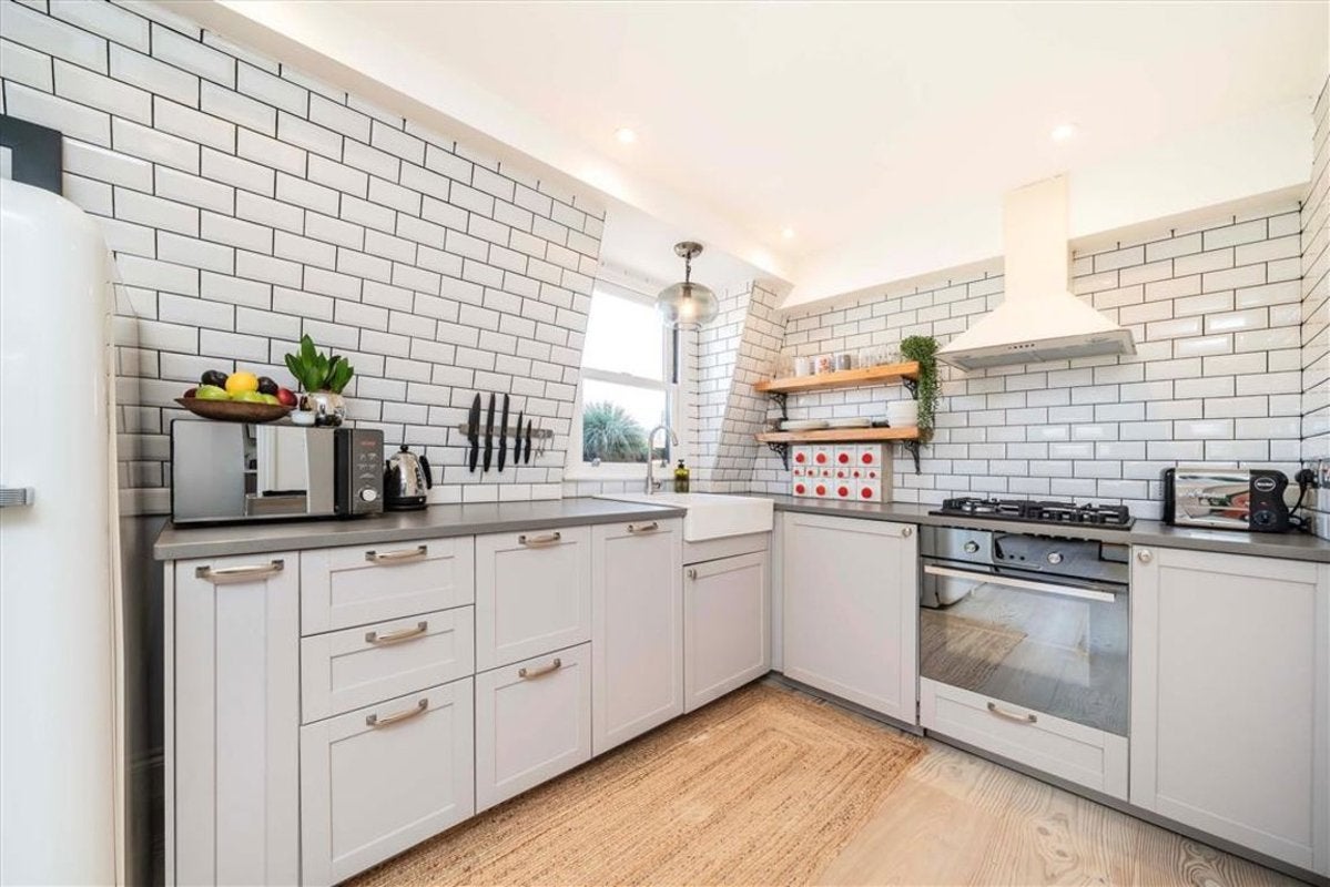 Flat Three Colts Lane in Greater London