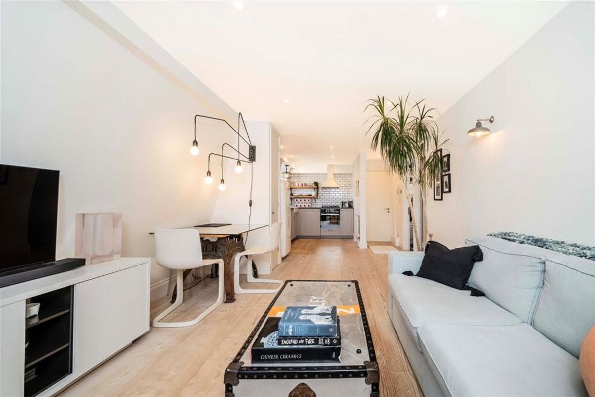 Flat Three Colts Lane in Greater London