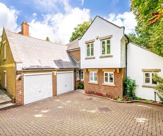 House Hanger Hill in Elmbridge