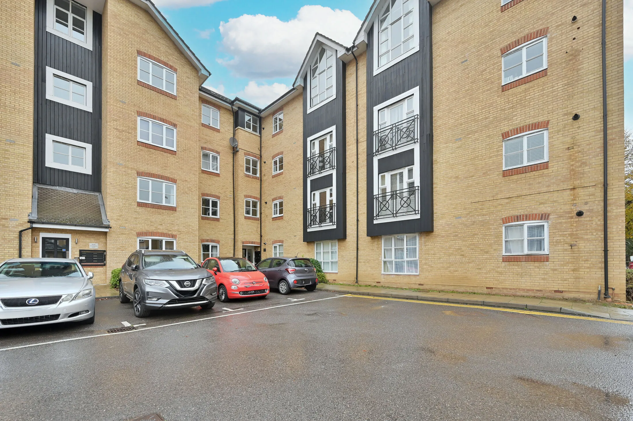 Flat Stephenson Wharf in Dacorum