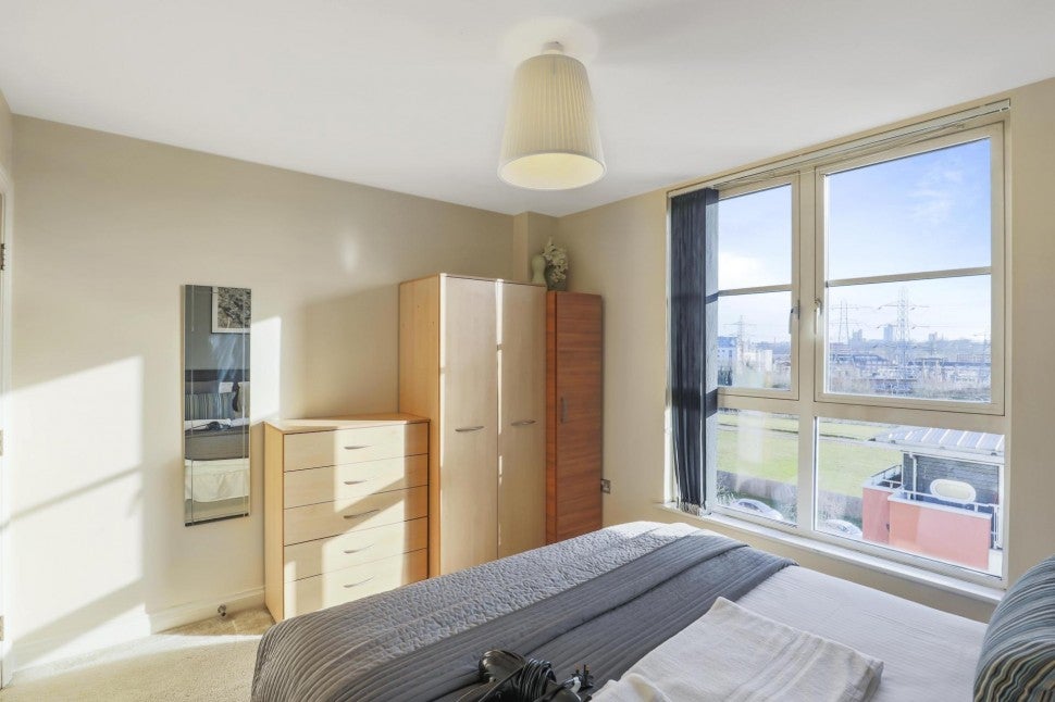 Room Watkin Road in Leicester