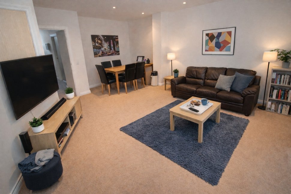Room Watkin Road in Leicester