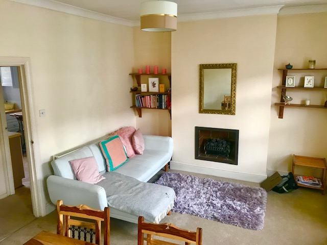 Flat Glengarry Road in Greater London