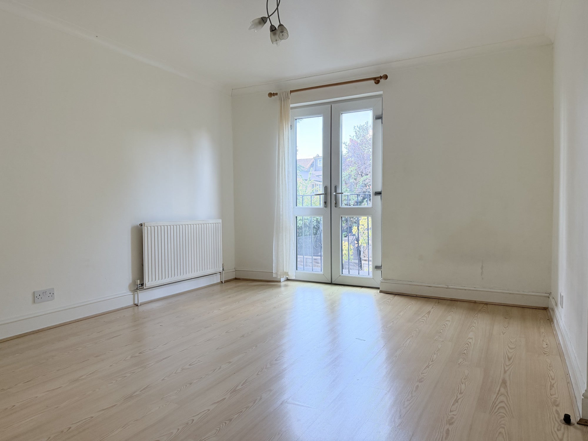 Flat Marler Road in Greater London