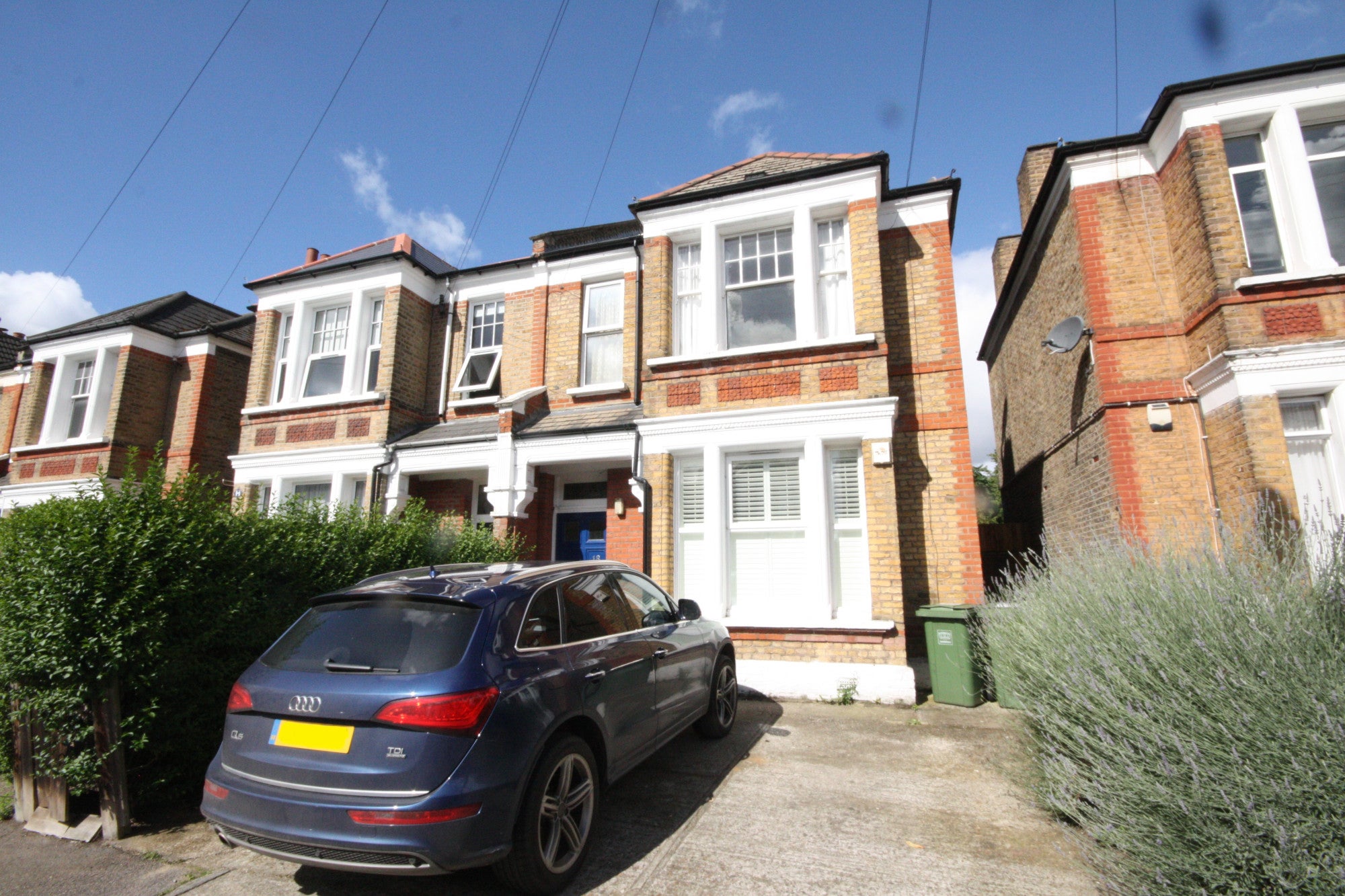 Flat Marler Road in Greater London