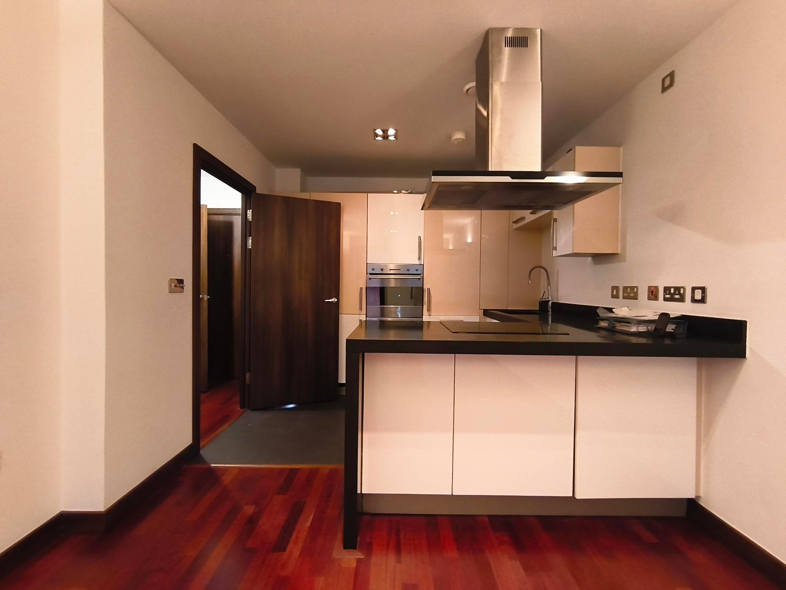 Flat Bridges Court in Greater London