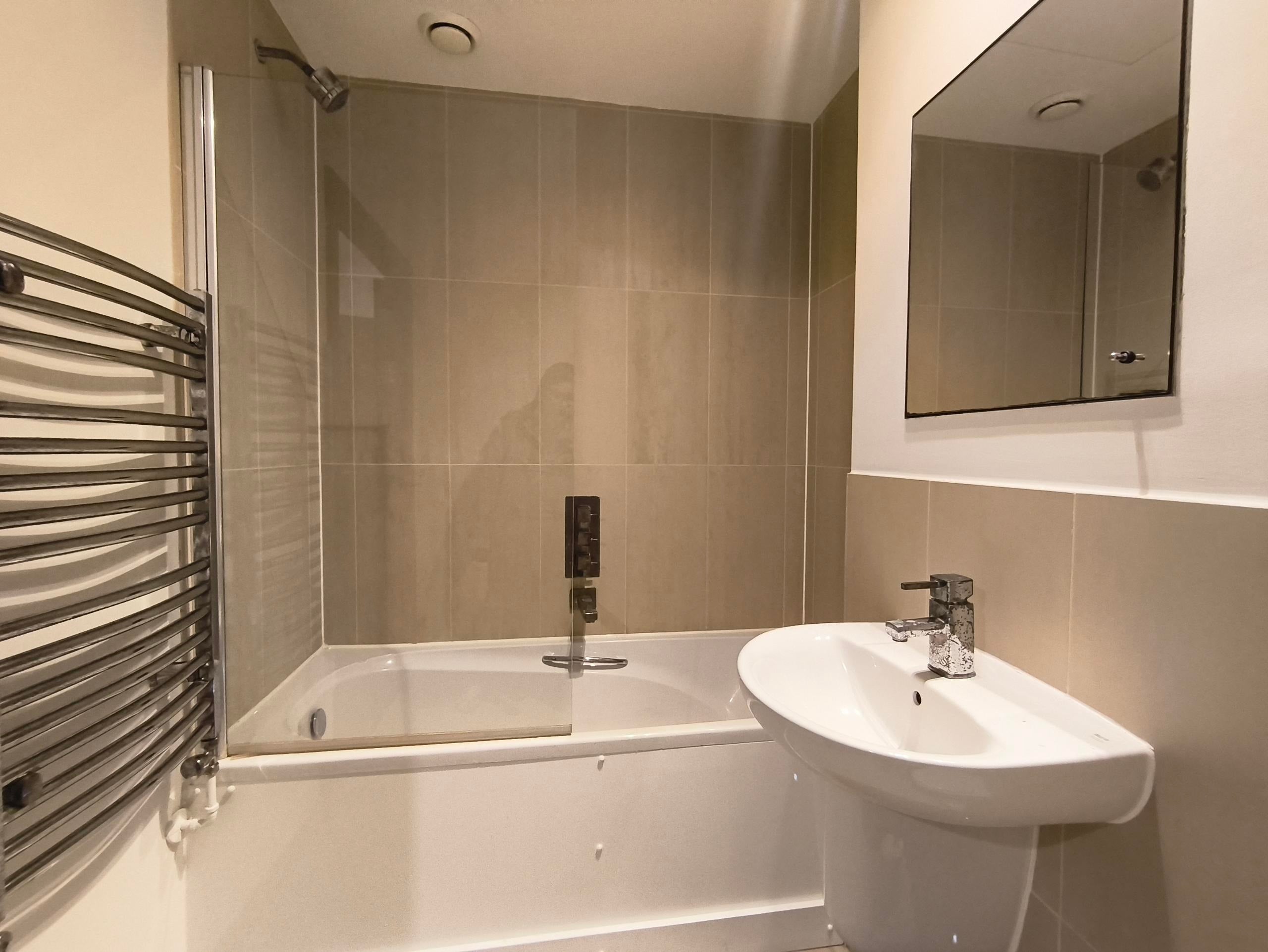 Flat Bridges Court in Greater London