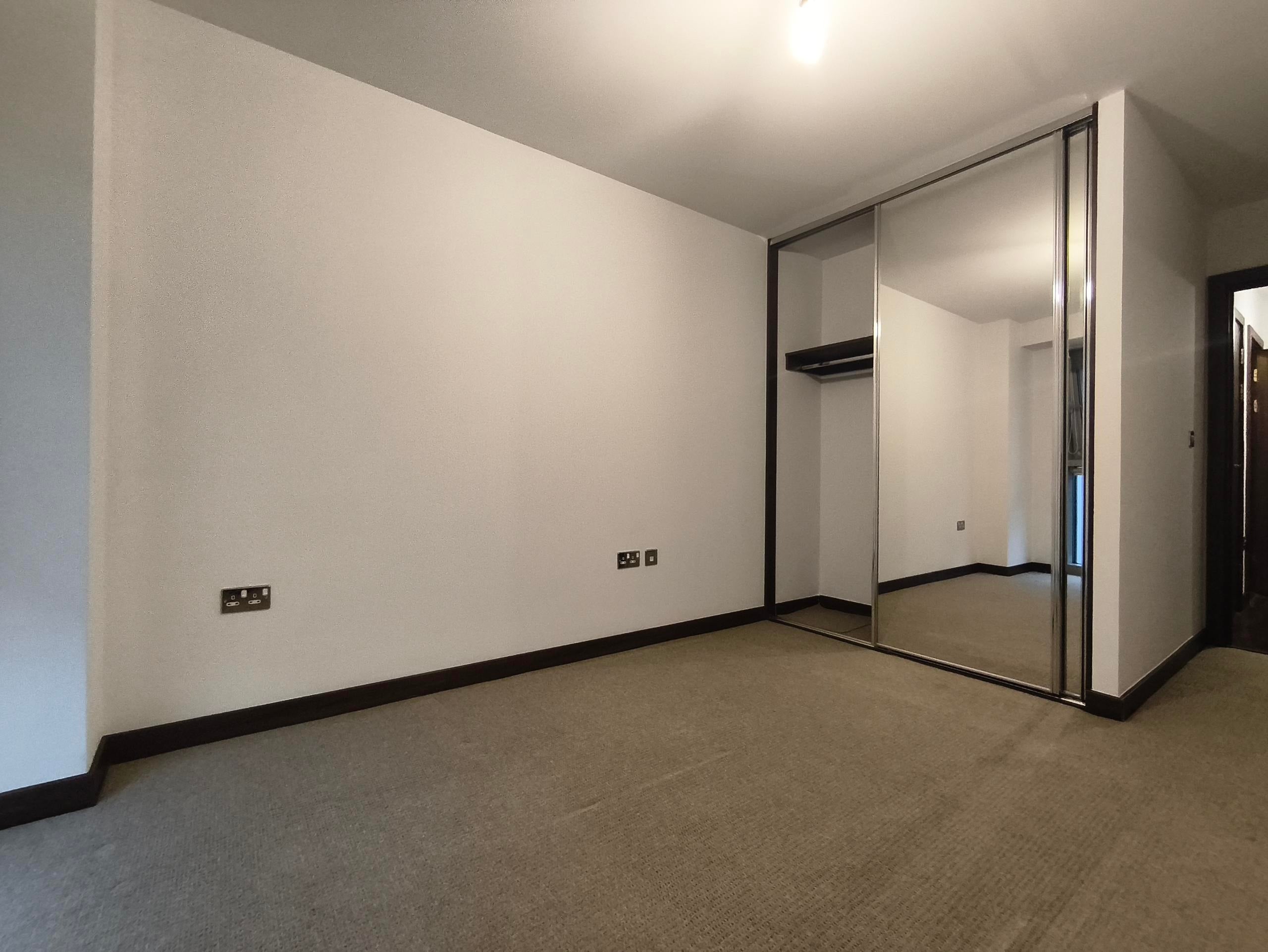 Flat Bridges Court in Greater London