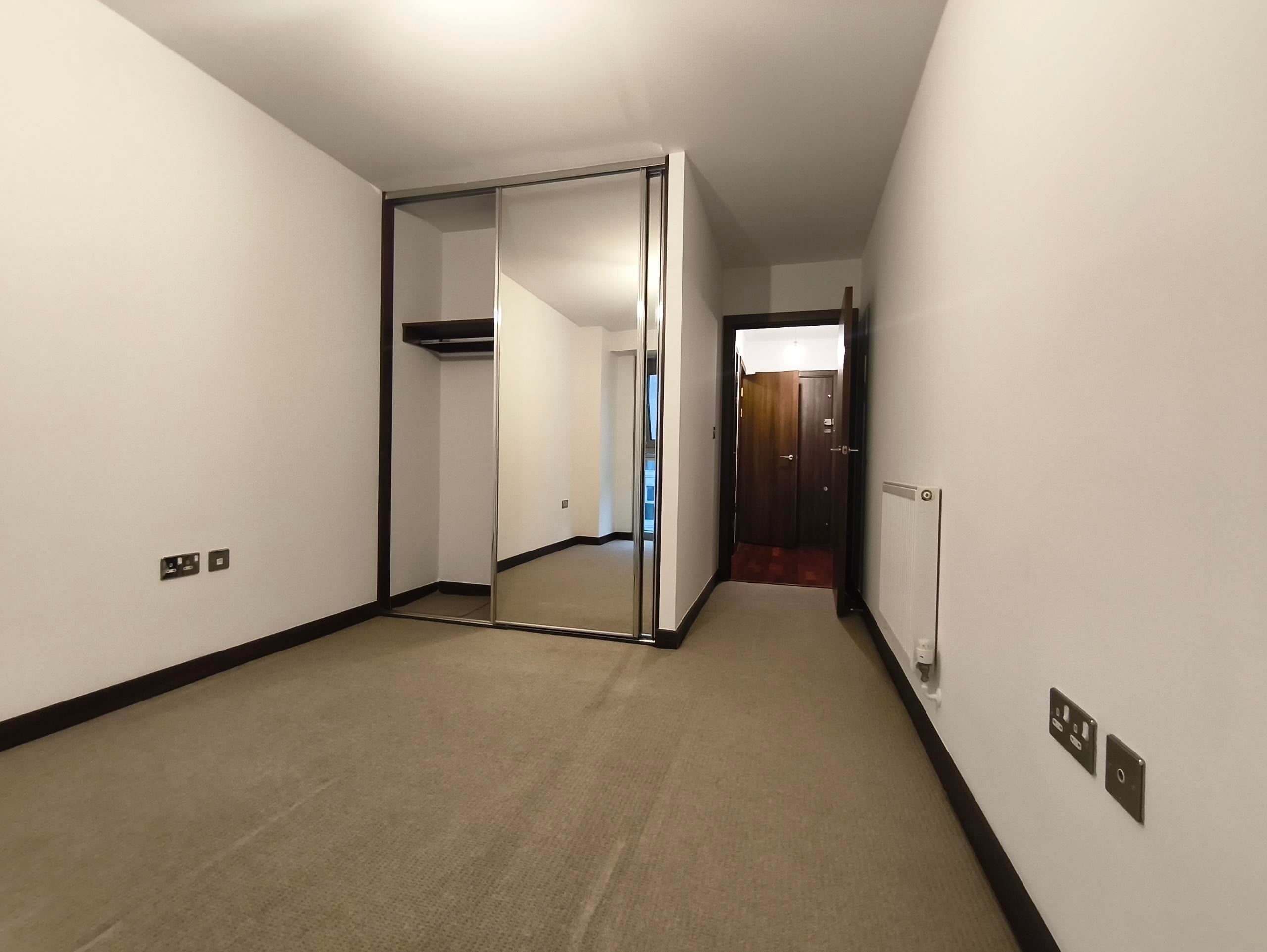 Flat Bridges Court in Greater London