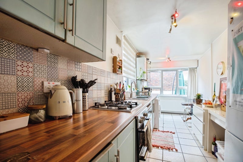 Room Loughborough Road in Greater London