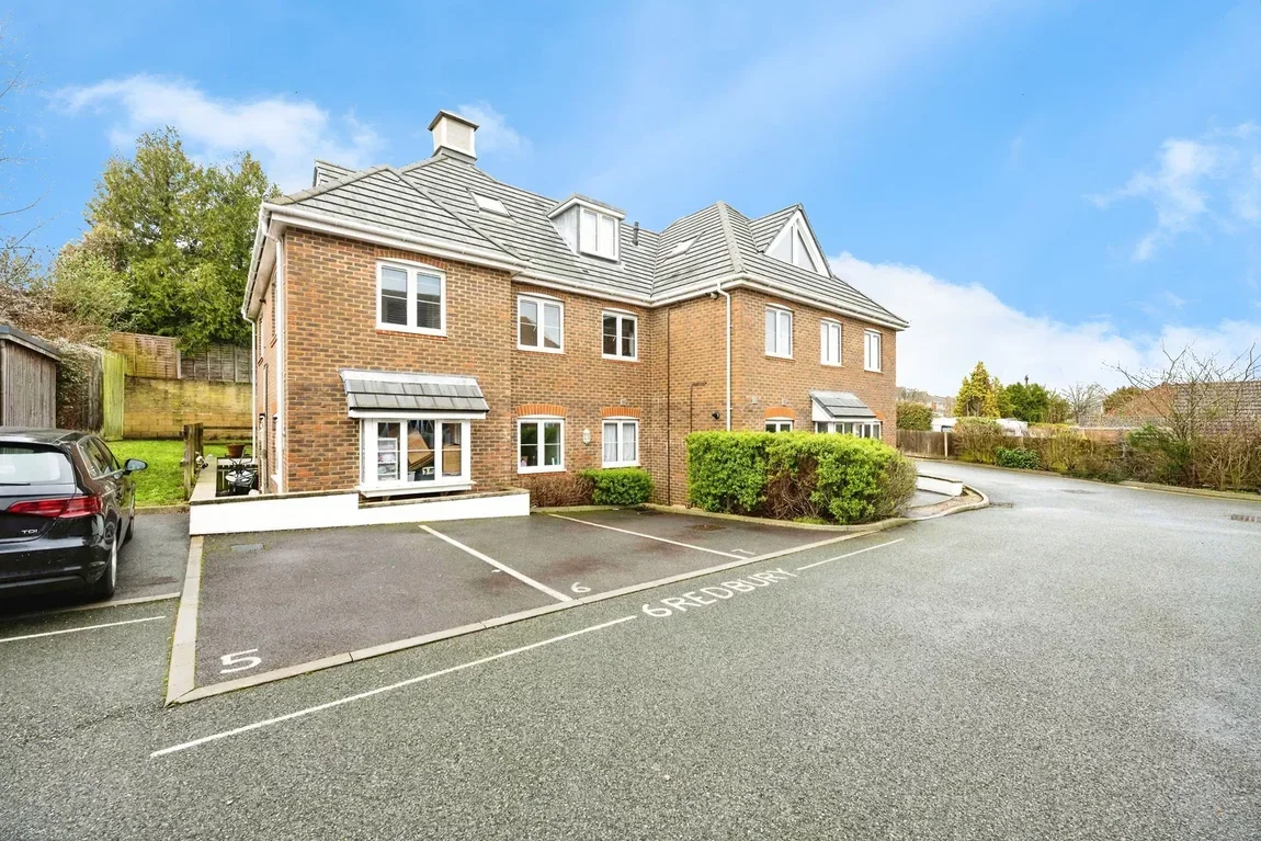 Flat Danube Drive in Fareham