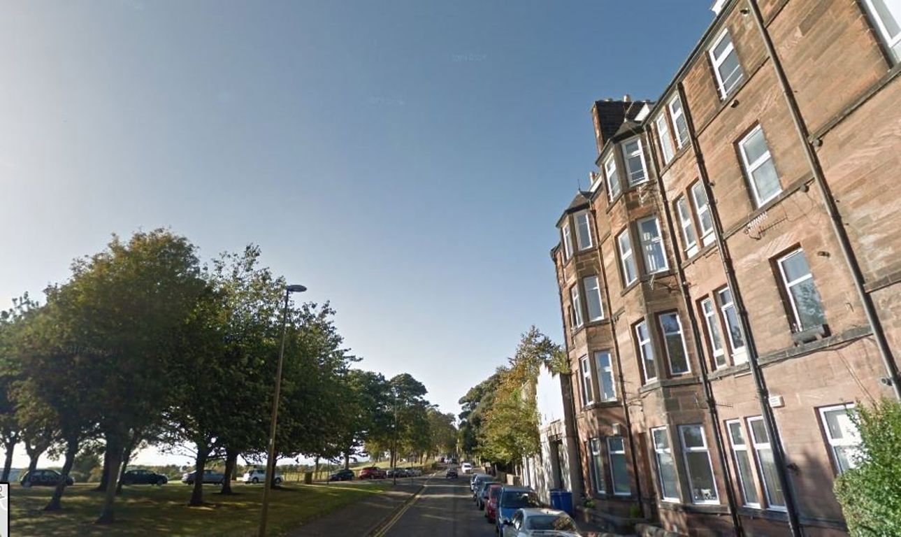 Flat Magdalen Yard Road in Dundee