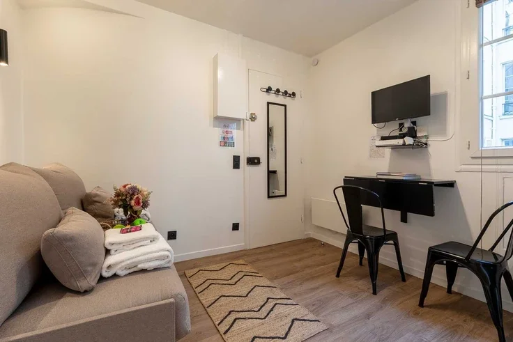 Flat Rue Richer in Paris