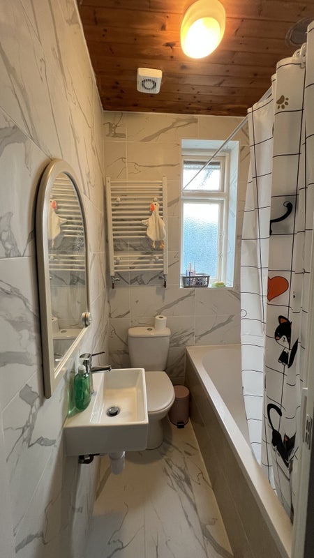 Room Hammond Avenue in Greater London