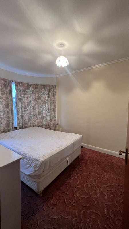 Room Hammond Avenue in Greater London