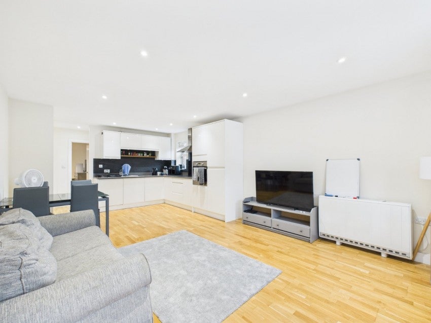 Flat Addison Road in Chesham