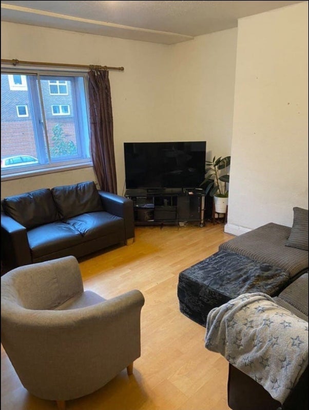 Room New North Road in Greater London