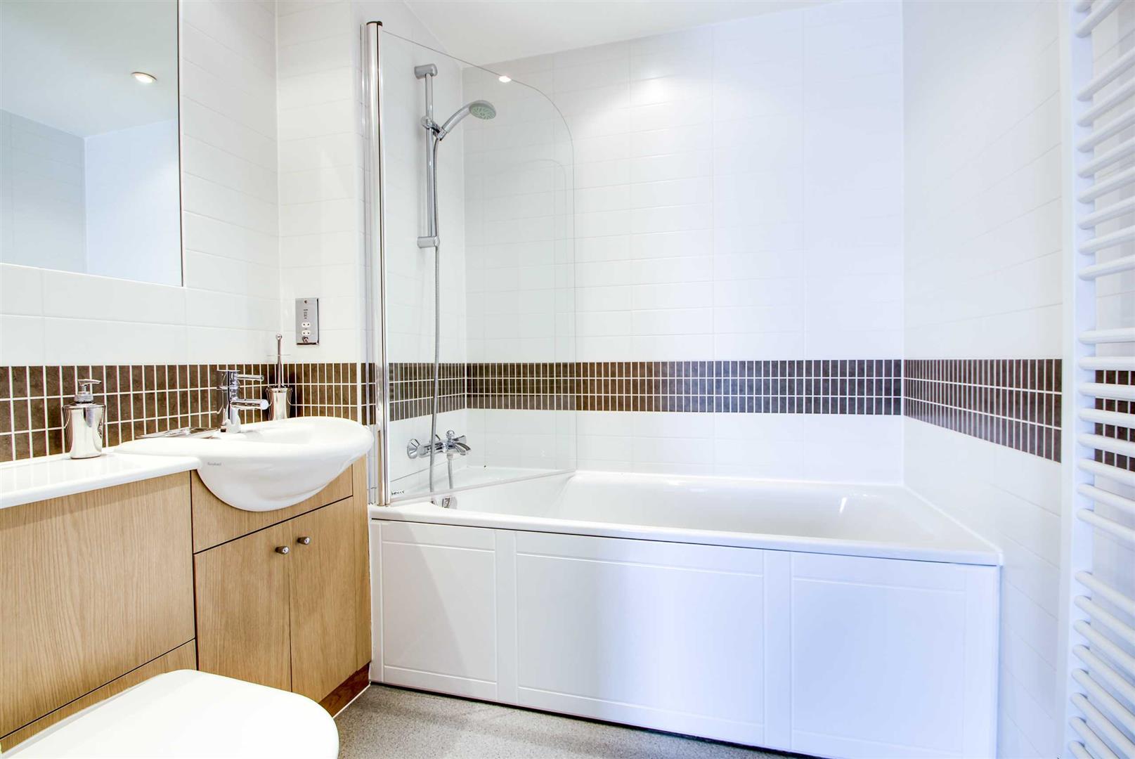 Flat South Row in Central Milton Keynes