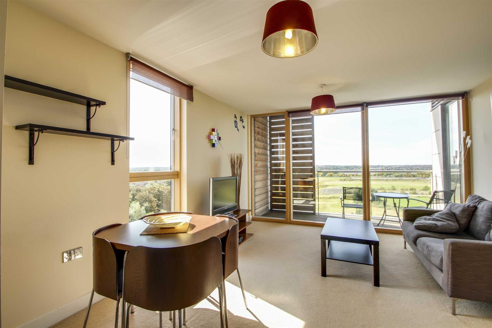 Flat South Row in Central Milton Keynes
