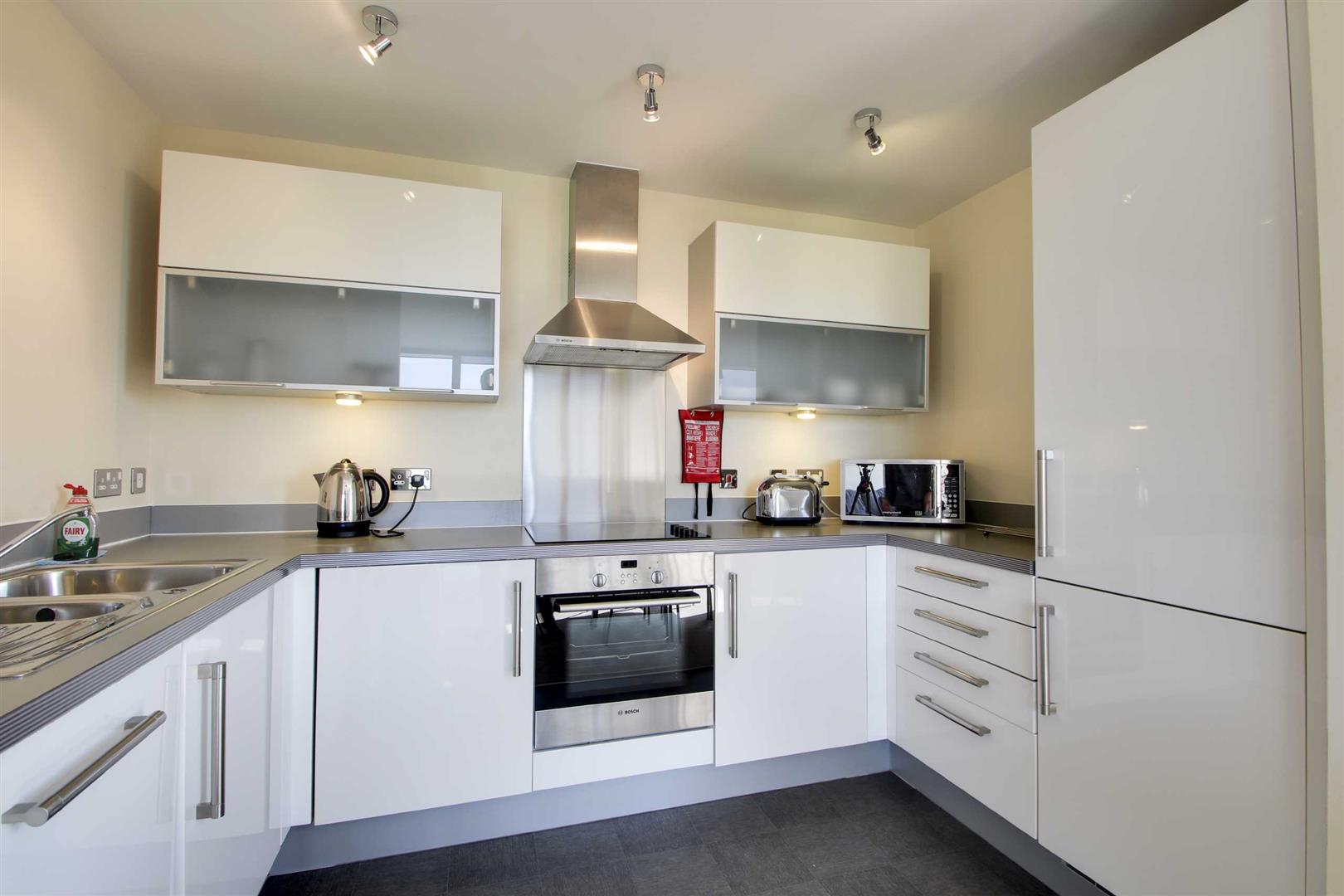 Flat South Row in Central Milton Keynes