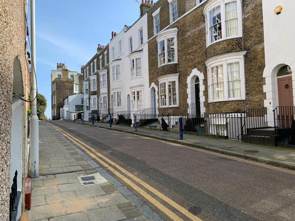 Flat Abbots Hill in Thanet