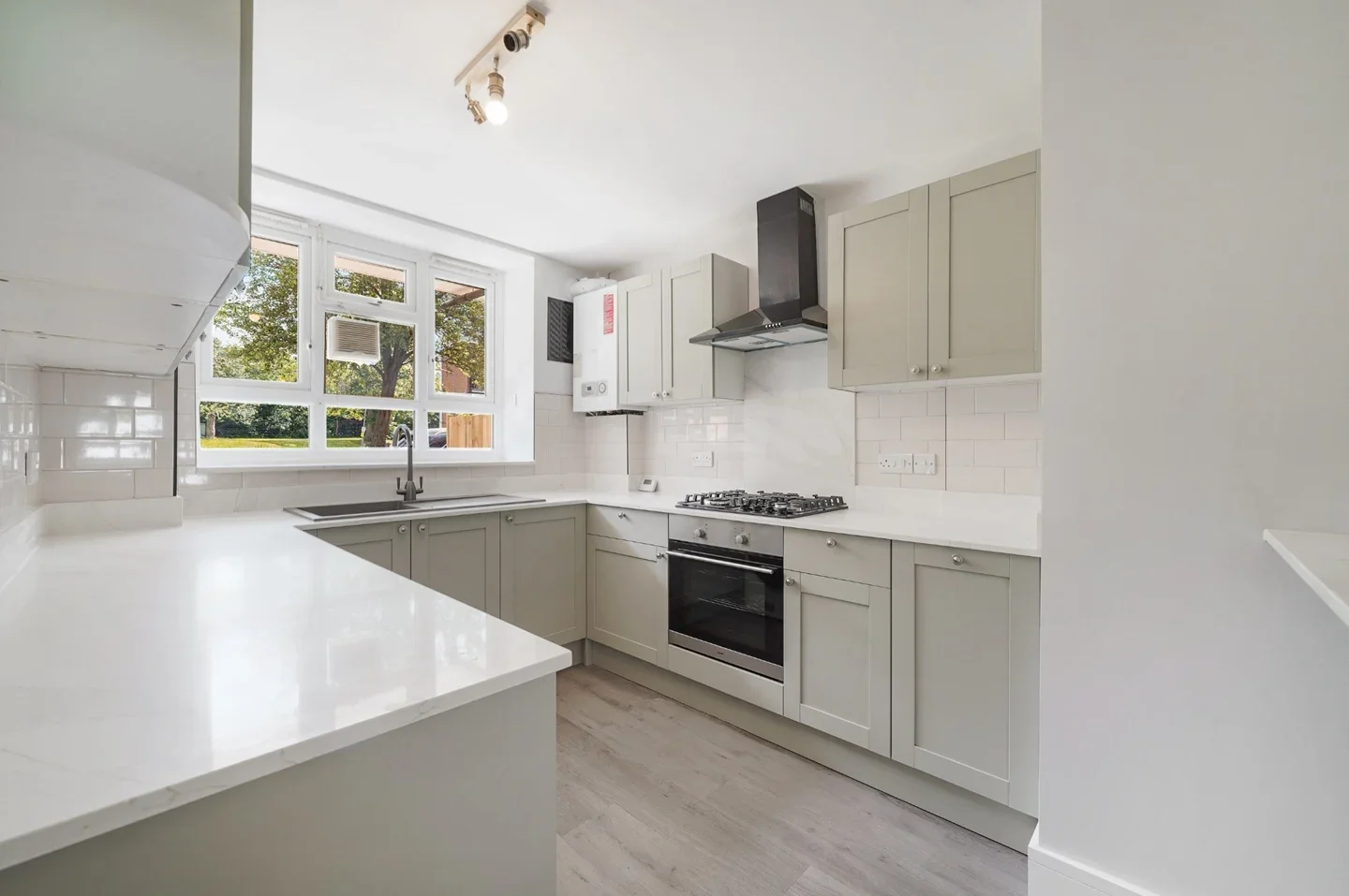 Flat Aldrington Road in Greater London