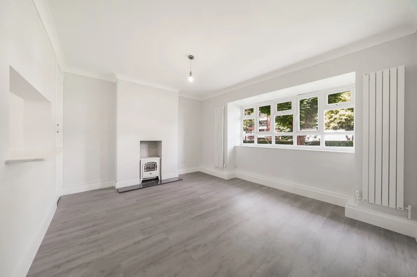 Flat Aldrington Road in Greater London