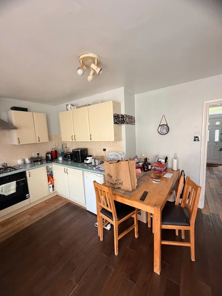 Room Albert Road in Greater London