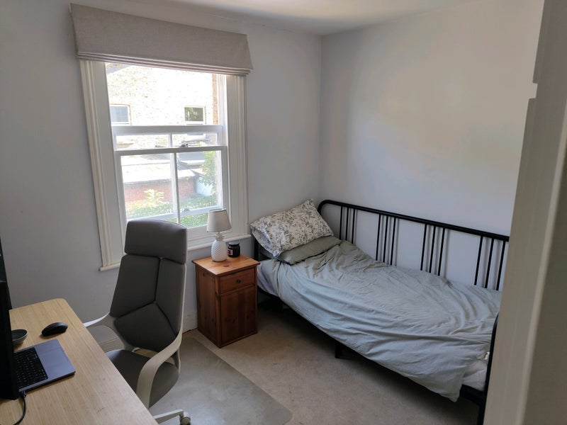 Room Brynmaer Road in Greater London