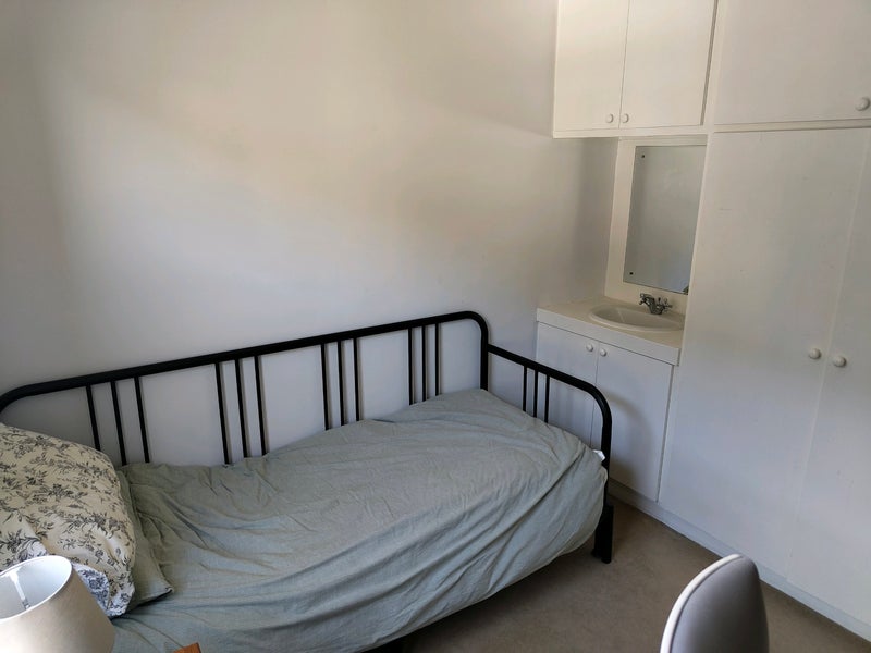 Room Brynmaer Road in Greater London