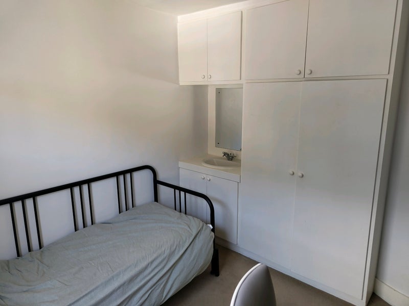Room Brynmaer Road in Greater London