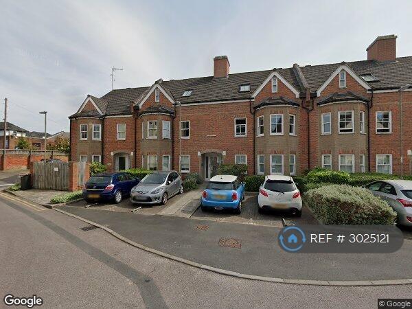 Flat Old School Close in Guildford