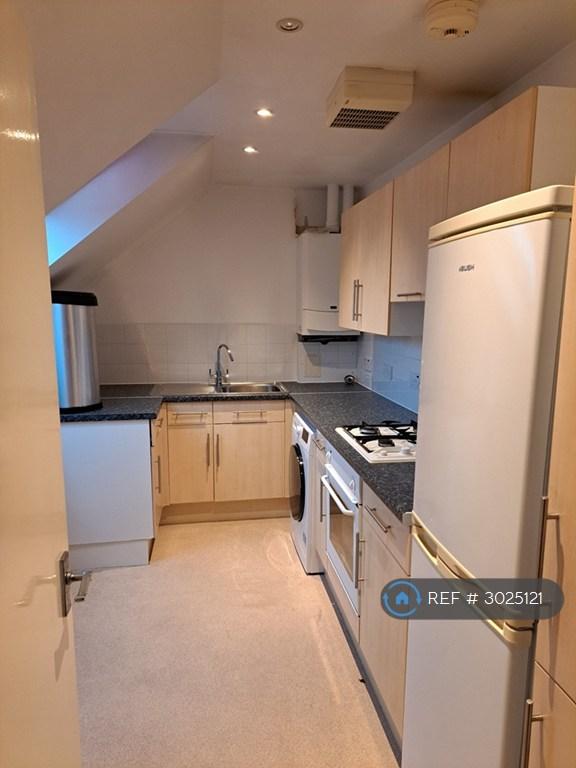 Flat Old School Close in Guildford