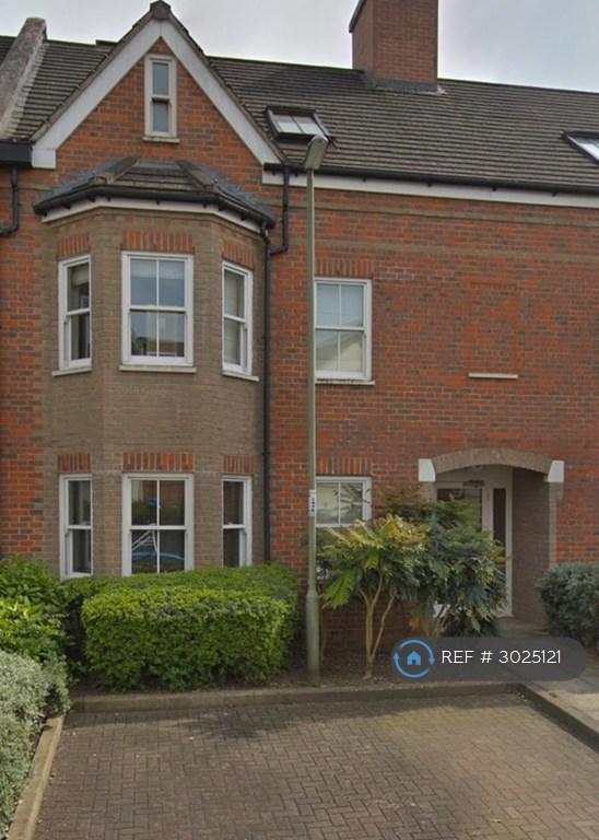 Flat Old School Close in Guildford