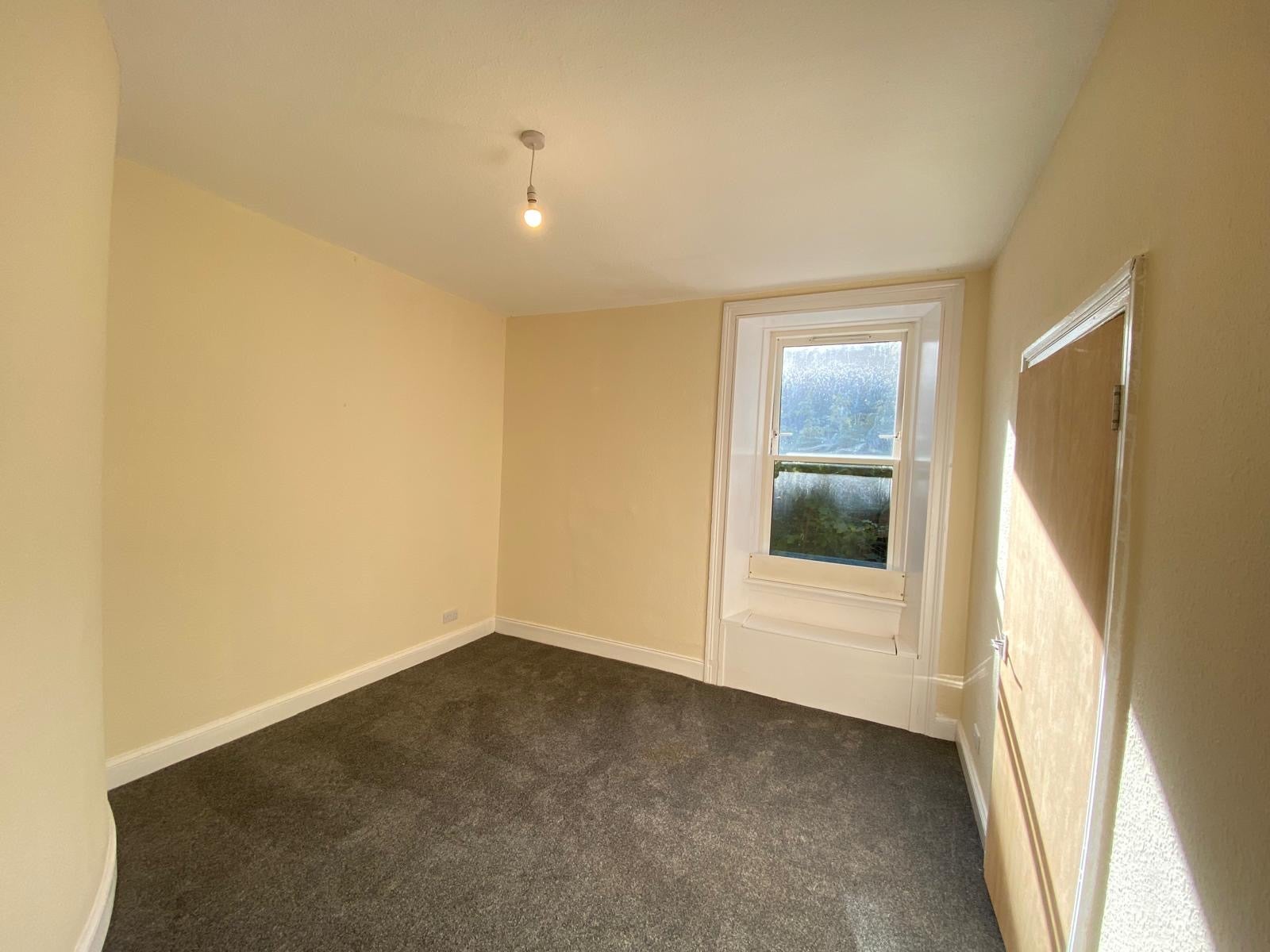 Flat Lower Granton Road in City of Edinburgh