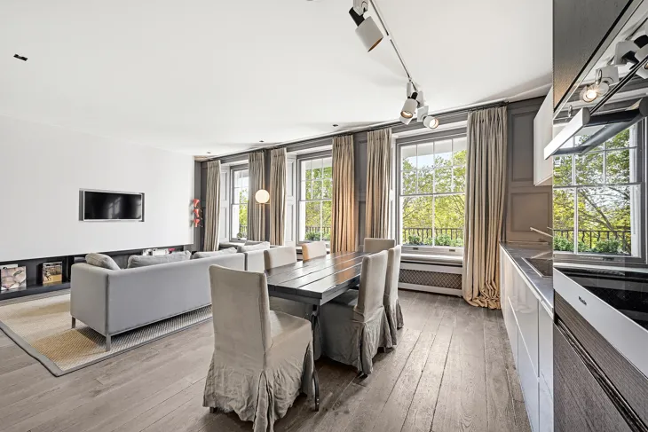 Flat Cadogan Square in Greater London