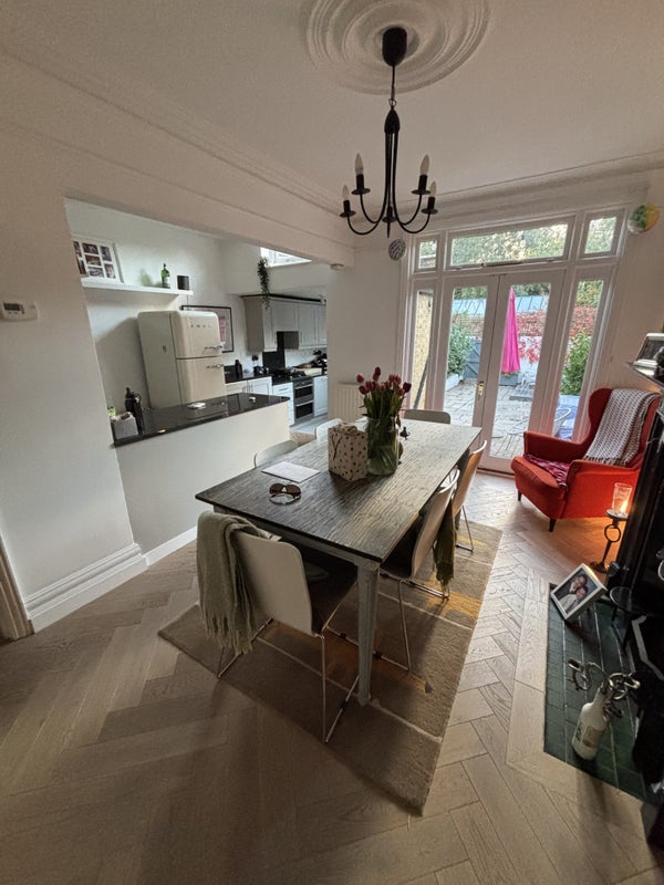 Room Bellevue Road in Greater London