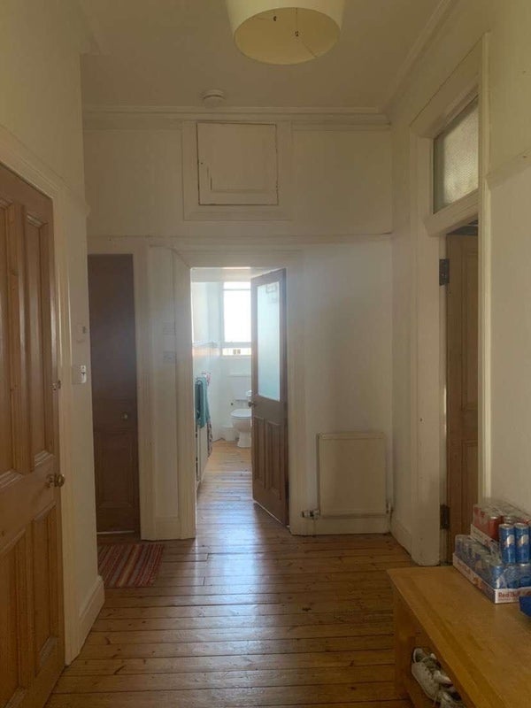 Room Strathearn Road in City of Edinburgh