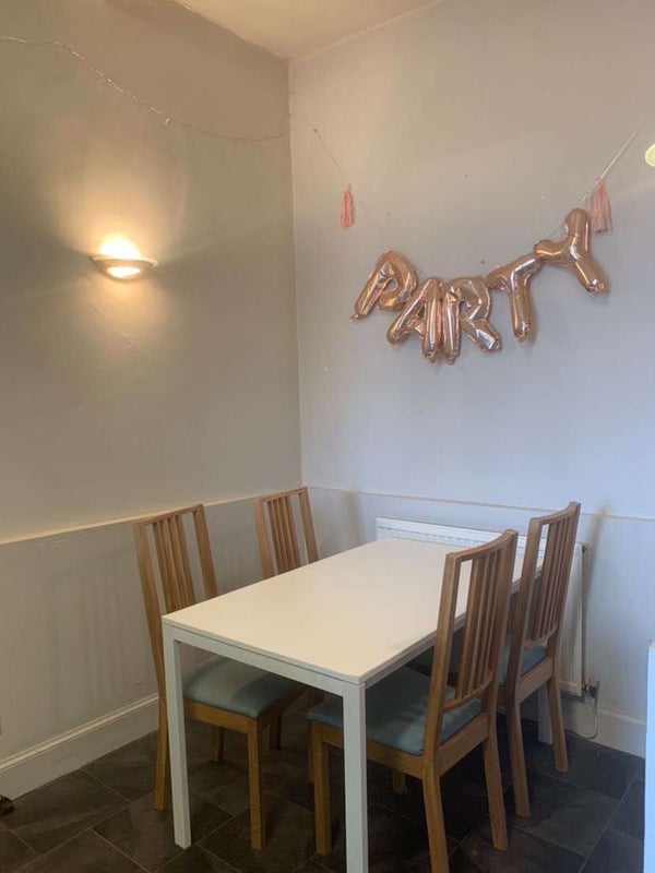 Room Strathearn Road in City of Edinburgh