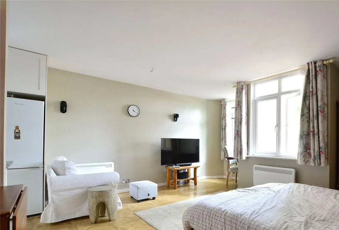 Flat Kidbrooke Grove in Greater London