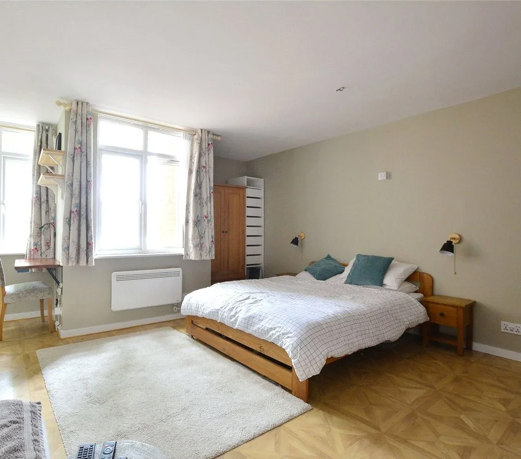 Flat Kidbrooke Grove in Greater London