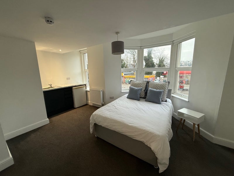Room Coronation Road in Bristol